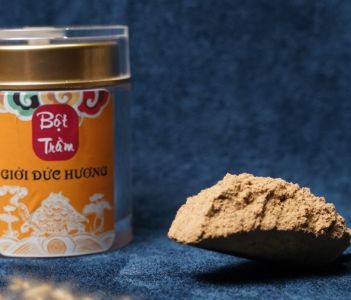 Gioi Duc Huong Agarwood Powder