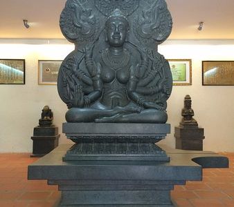 Tượng Nữ thần Ponagar