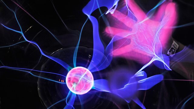 Quá trình xử lý cây dó bầu bằng công nghệ plasma ở Nhà máy Giới Đức Hương Vạn Giã – thôn Phú Hộ 1, xã Vạn Thắng, huyện Vạn Ninh, tỉnh Khánh Hòa